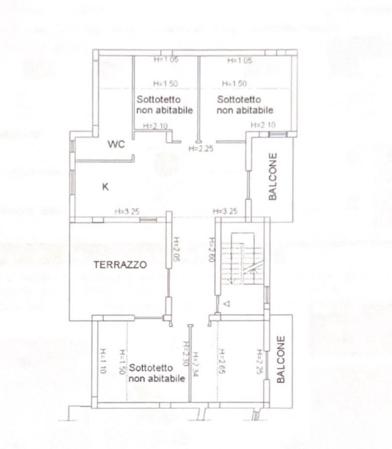 Mansarda ammobiliata con terrazzo via Michele Bianchi Gizzeria Lido agenzia immobiliare infocasa