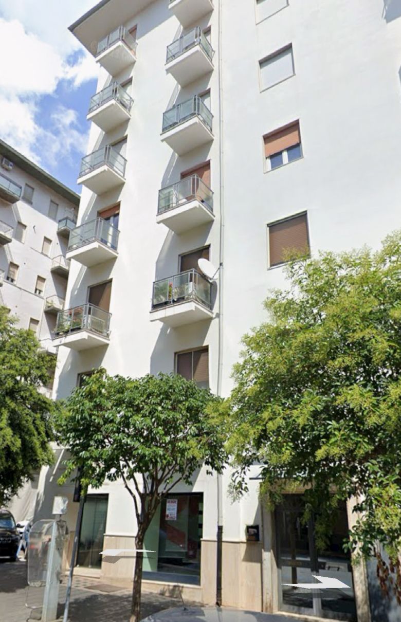 Vendita Appartamento con terrazzo C.so Giovanni Nicotera agenzia immobiliare infocasa