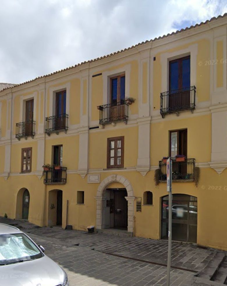 Appartamento ammobiliato via Garibaldi Lamezia Terme Nicastro agenzia immobiliare infocasa
