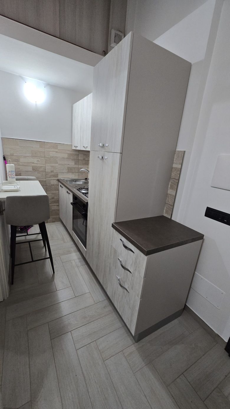 Mini appartamento ammobiliato vico Leone, Lamezia Terme Nicastro agenzia immobiliare infocasa